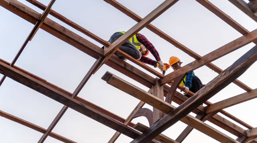 Professional gutter cleaning services in Brookdale, CA